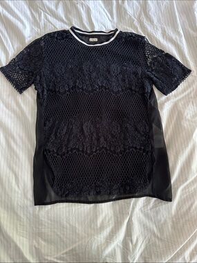 Hollister - Women’s Black Lace & Mesh Short Sleeve Top